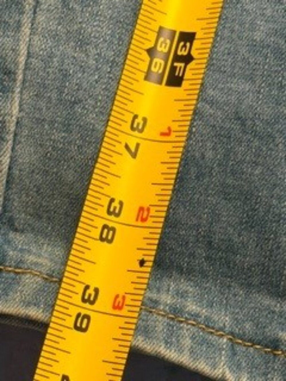 Distressed - Ripped Jeans - Picture 3 of 5